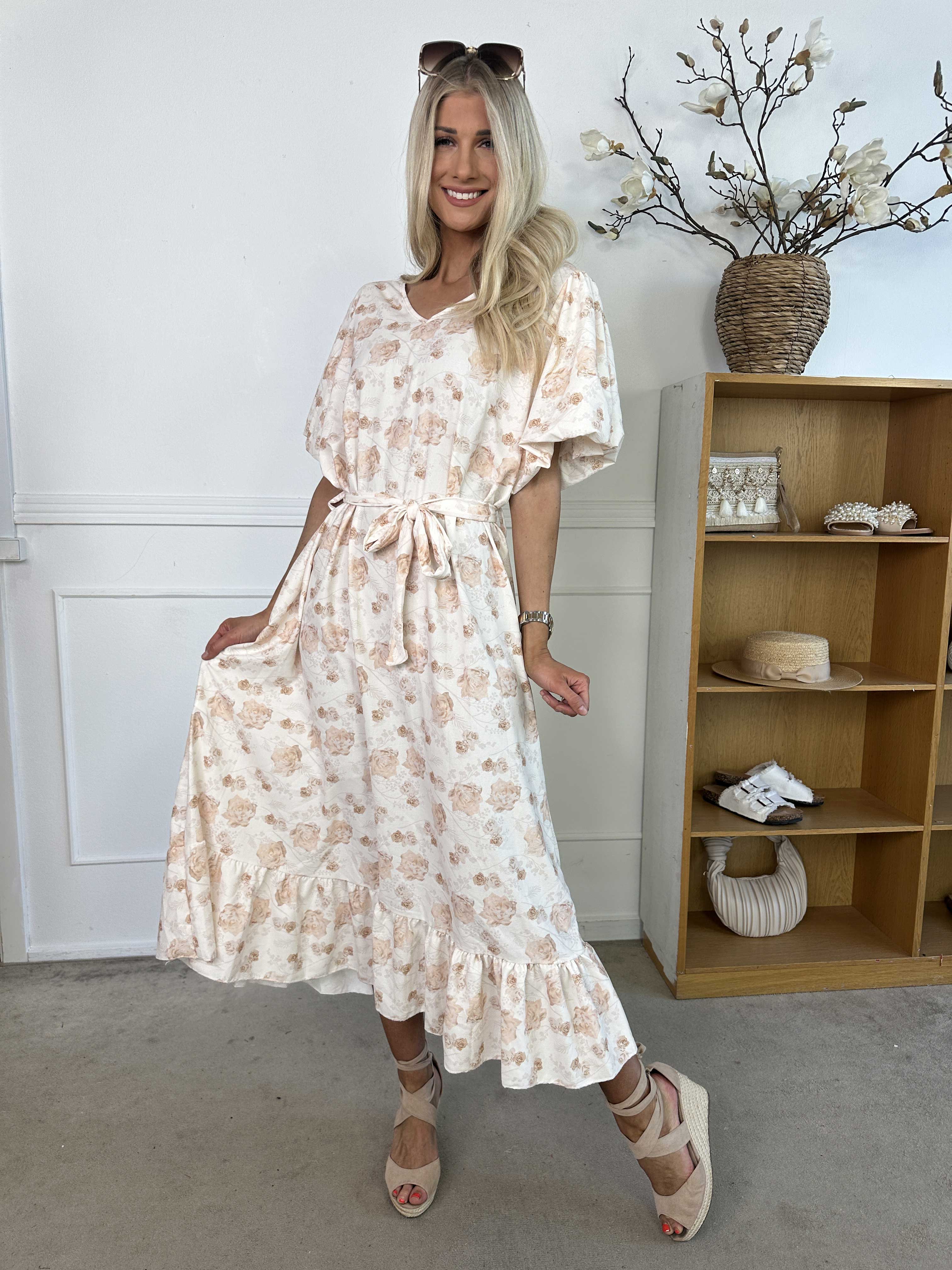 Sakira - Söt blommig klänning med puffärmar